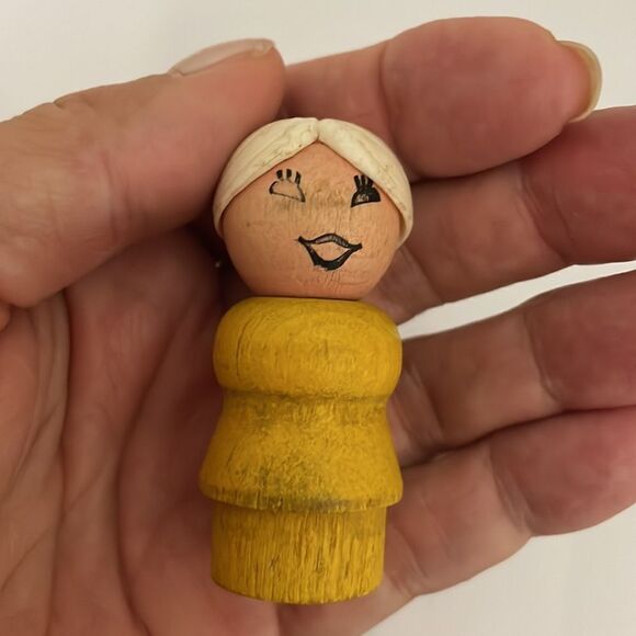 Vtg Fisher Price 3 wooden figures with extras - Picture 2 of 11